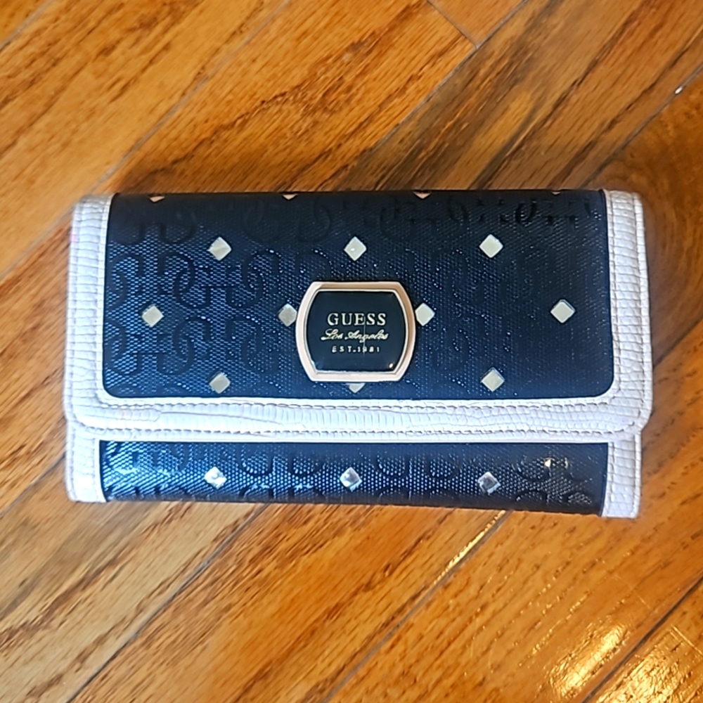 Guess Wallet